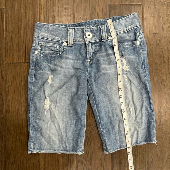 Guess Shorts - Picture 6 of 8